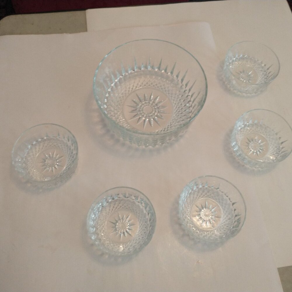 GU Arcoroc Diamant  crystal 9-inch Serving Salad bowl set